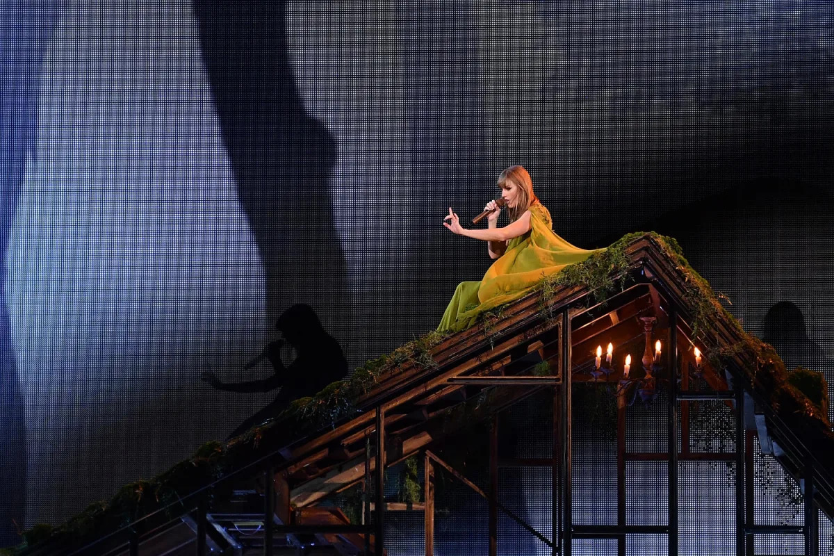 Featured image for "Taylor Swift's Close Call: Near Fall from 'Eras Tour' Prop House in Tokyo Concert"