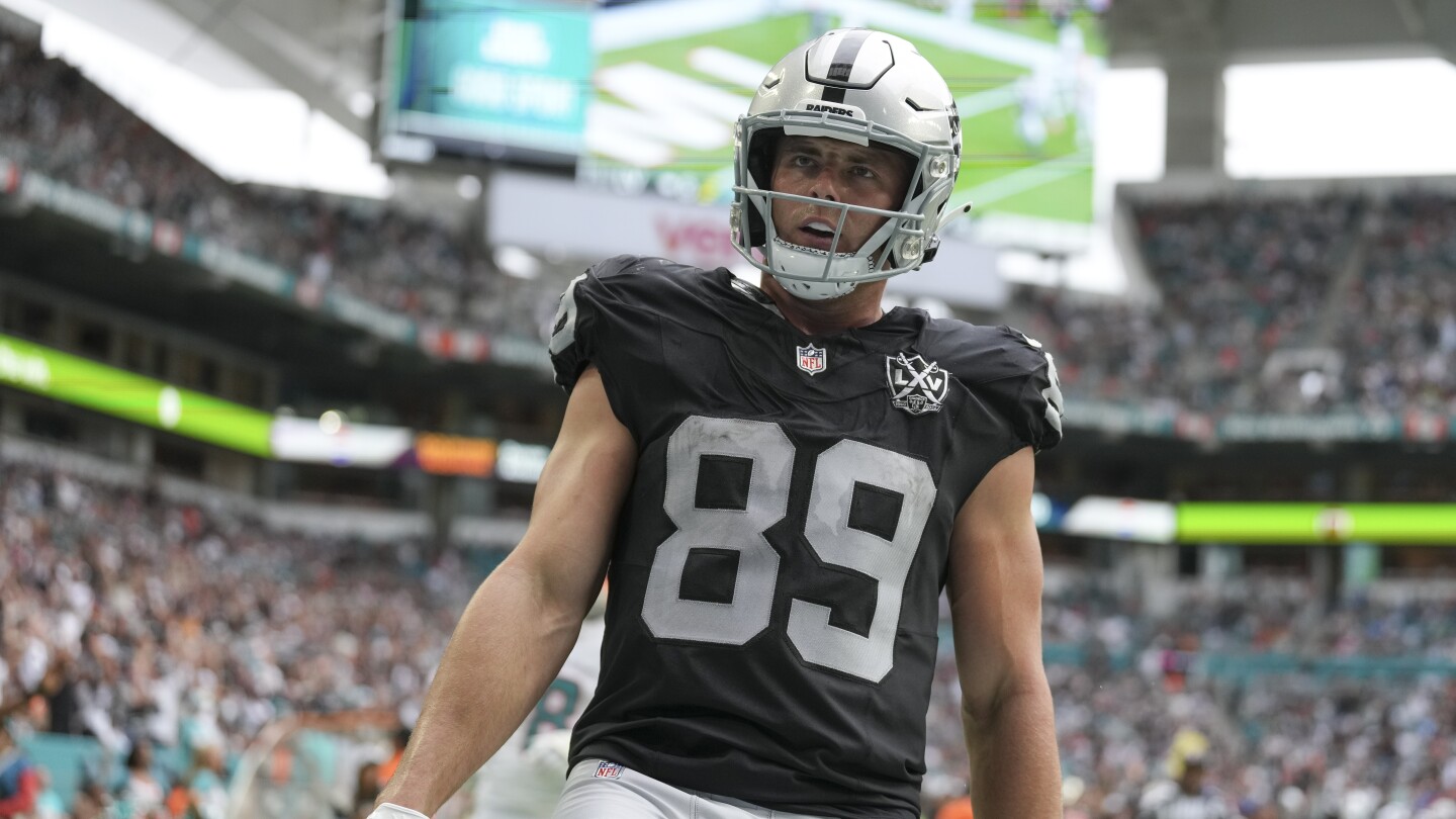 Featured image for Raiders' Brock Bowers' Trump Dance Sparks Media Controversy