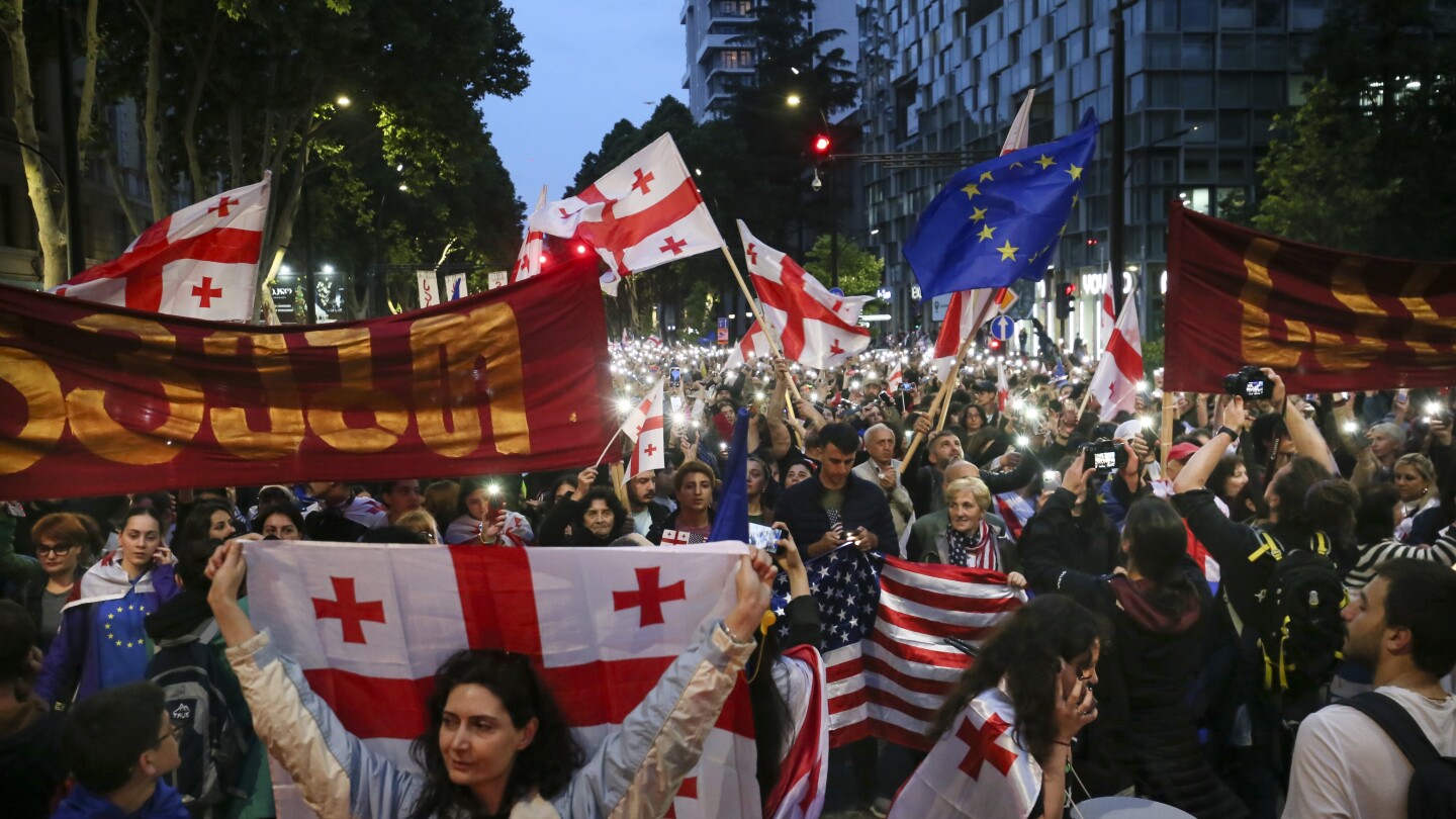 Featured image for Georgian Parliament Overrules Presidential Veto on Controversial 'Foreign Agents' Law