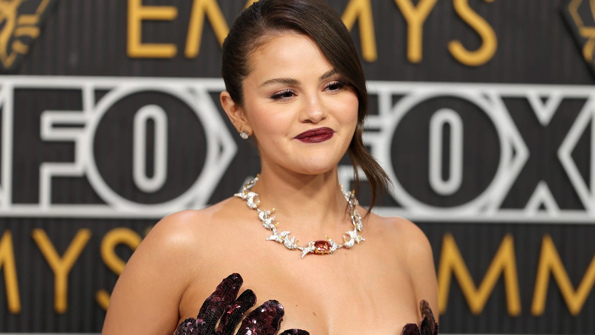 "Selena Gomez and David Henrie Reunite for 'Wizards of Waverly Place' Sequel Pilot"