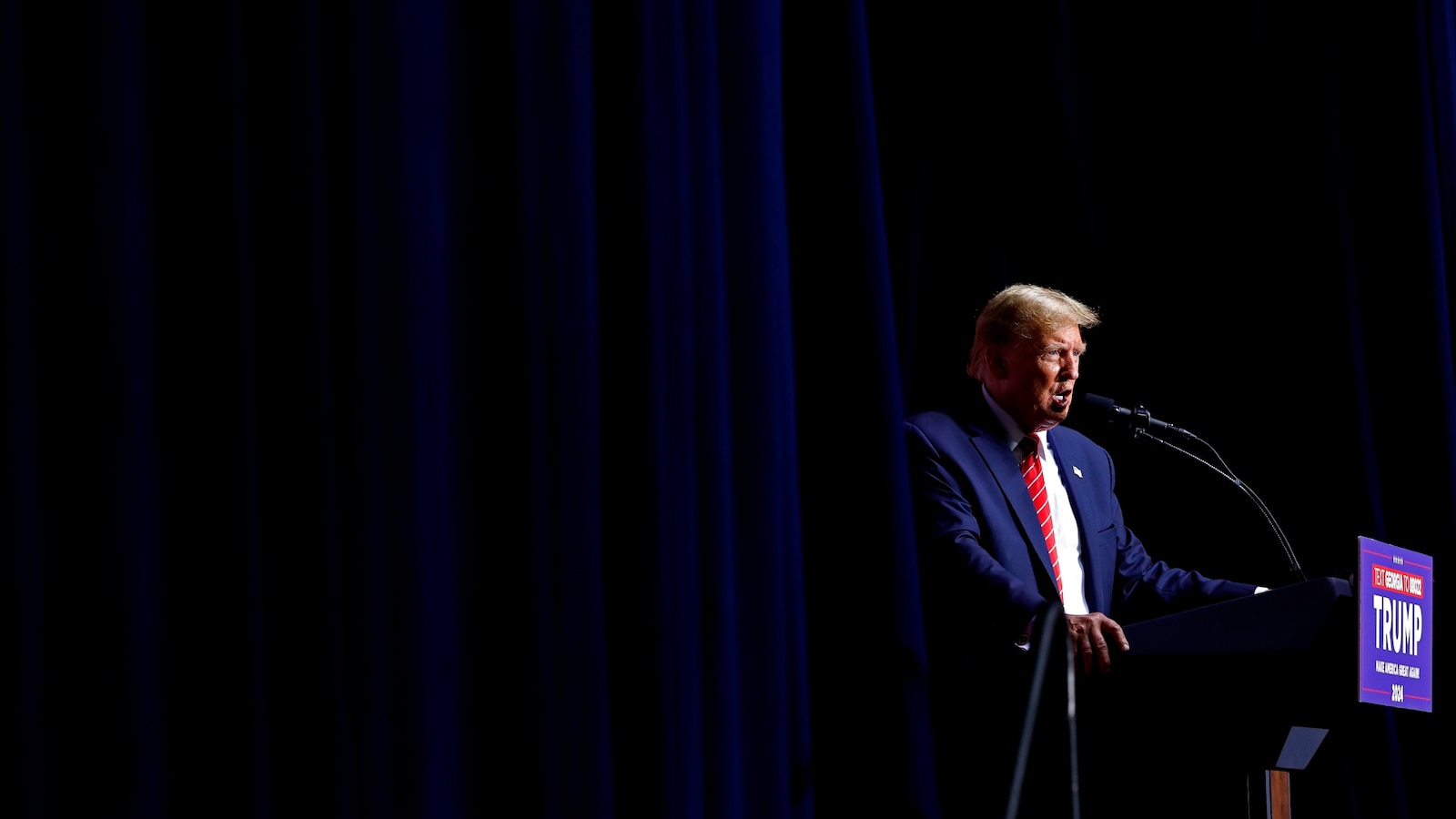 "Special Counsel Challenges Trump's Privatization of Classified Documents in Federal Prosecution"