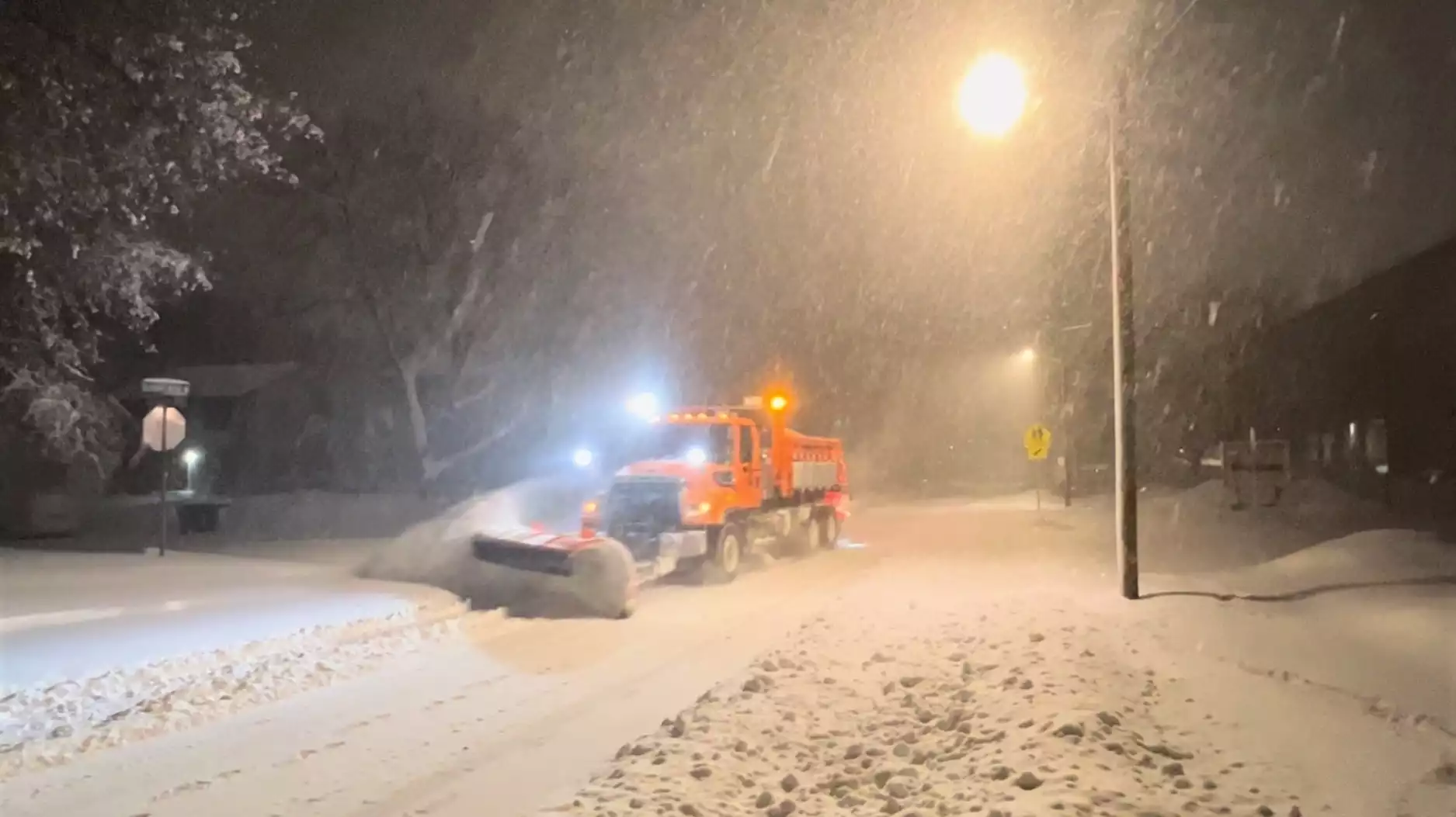 Winter weather update: Heavy snowfall expected in metro area.
