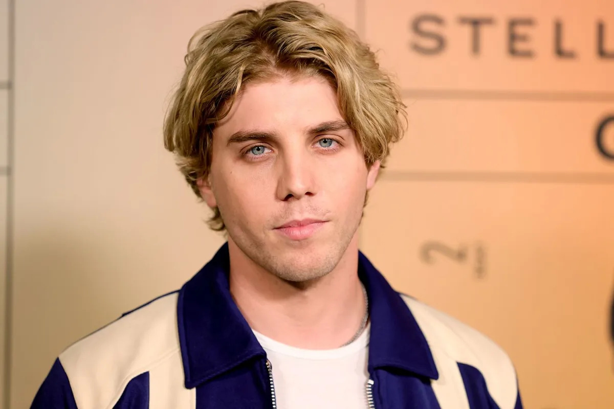 Featured image for Lukas Gage's Mom's Hilarious Response to His Racy Scenes in You and White Lotus