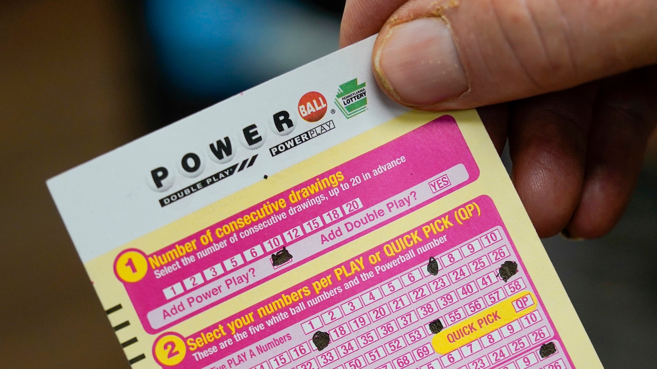 "Powerball Jackpot Soars to Record $1.09 Billion with No Winner"
