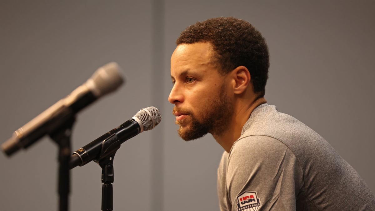 Featured image for Steve Kerr, Steph Curry React to 'Demoralizing' Trump Assassination Attempt