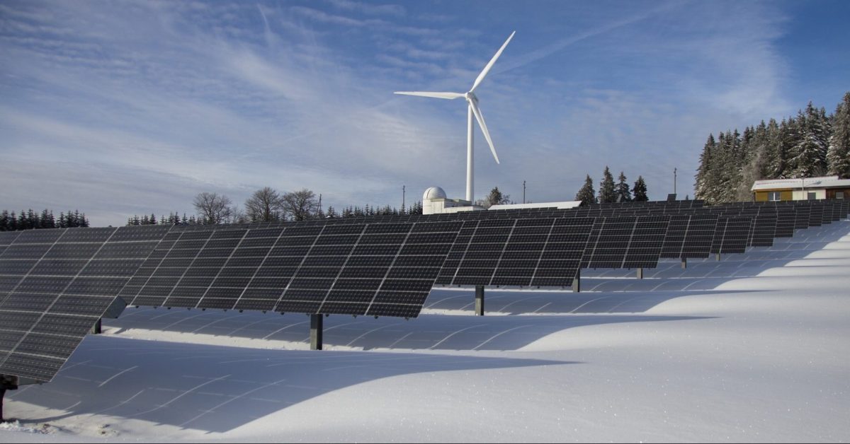 Renewable Energy Sees Unprecedented 9.6% Growth in 2022.