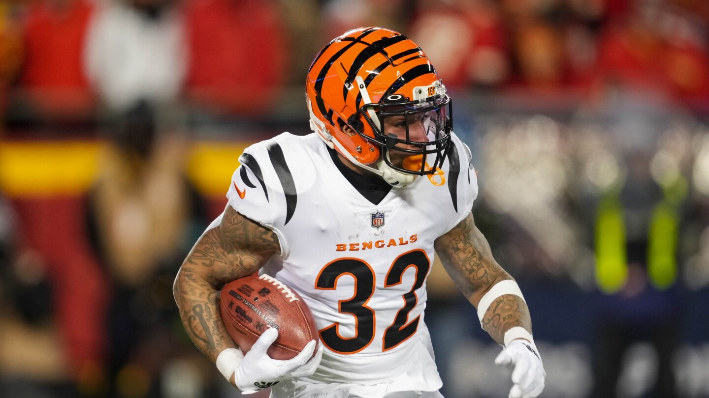 Trayveon Williams Suffers Ankle Injury at Bengals Training Camp