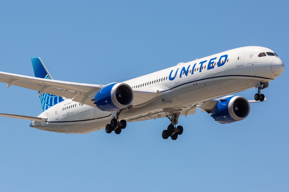 United Airlines Crew Rushes to Evacuate Fellow Members in Israel, Union Reports