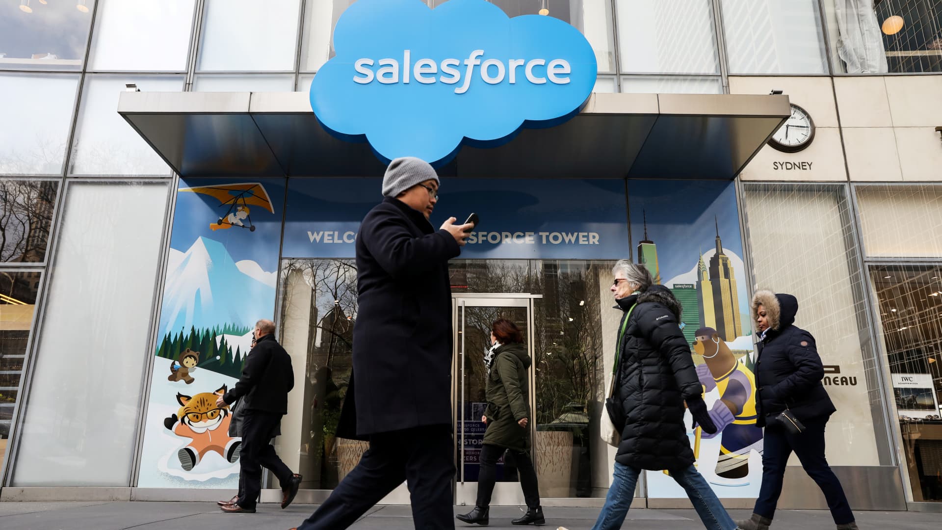 Featured image for Salesforce's Potential Acquisition of Informatica Sends Stocks Tumbling