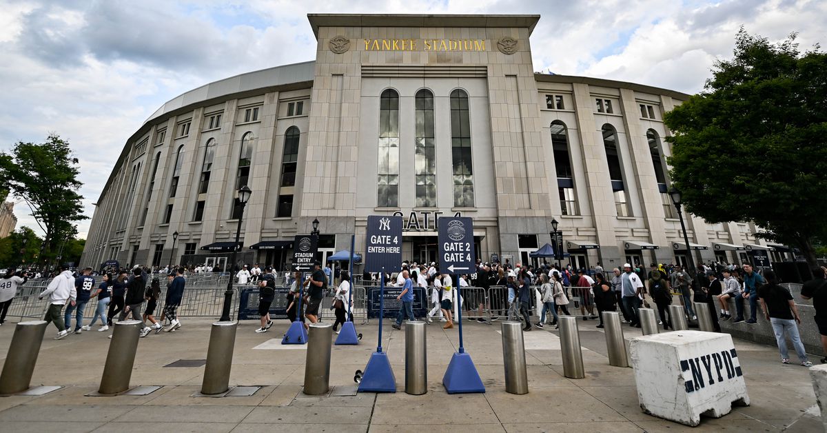 Cubs and Yankees Clash in Friday Night Game