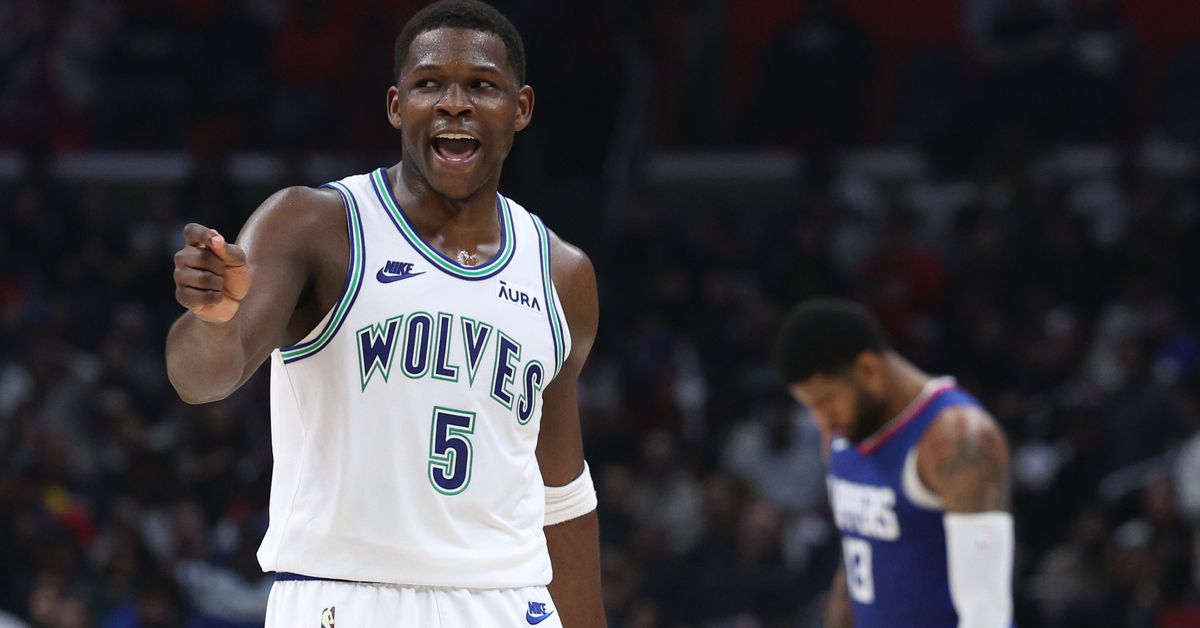 "Anthony Edwards' 37-Point Performance Leads Timberwolves' Comeback Against Clippers Amid Kawhi Leonard's Uncertainty"
