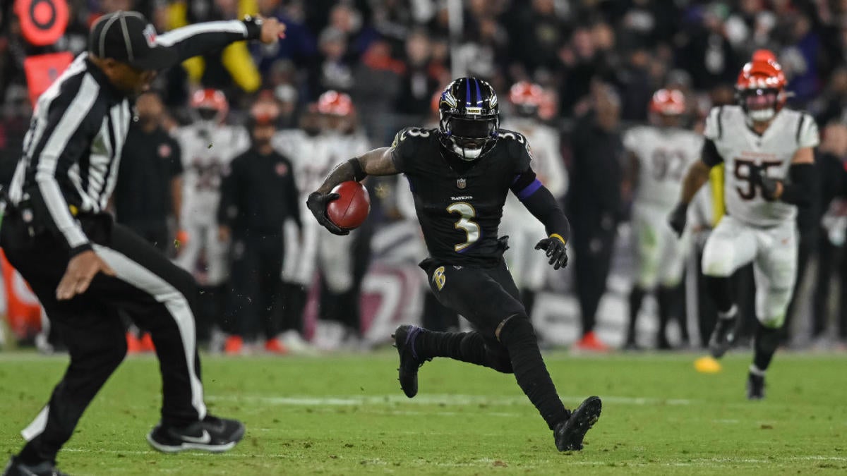 Fantasy Football Week 14: Stash Report, Rankings, Stats, and Start/Sit Decisions