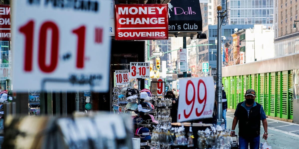 Fed Chair Expects Inflation to Remain Low Despite Government Spending