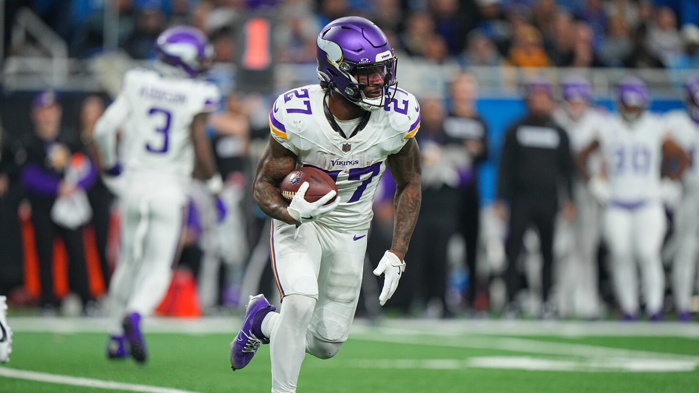 Featured image for Vikings Sign Cam Akers as Aaron Jones Heads to Injured Reserve