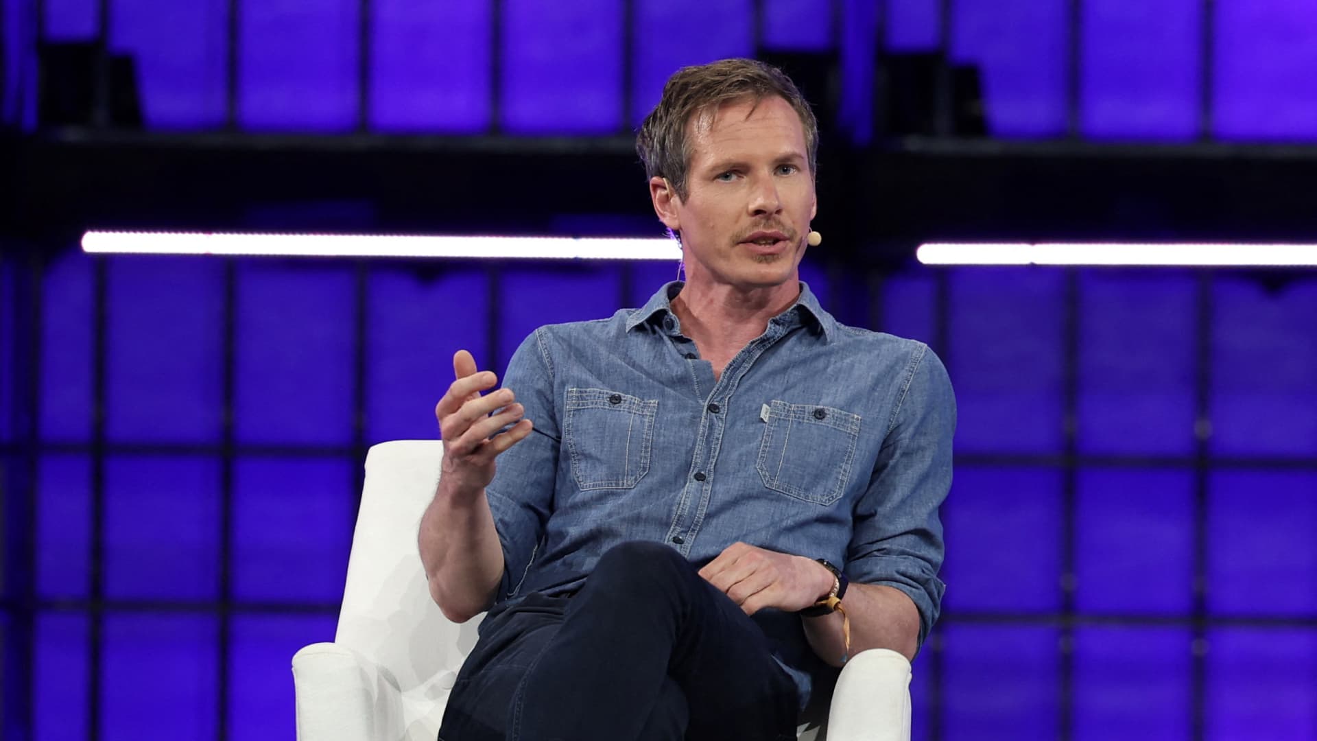 Featured image for Top Tech Exec: Current AI Models Can't Achieve Scientific Breakthroughs