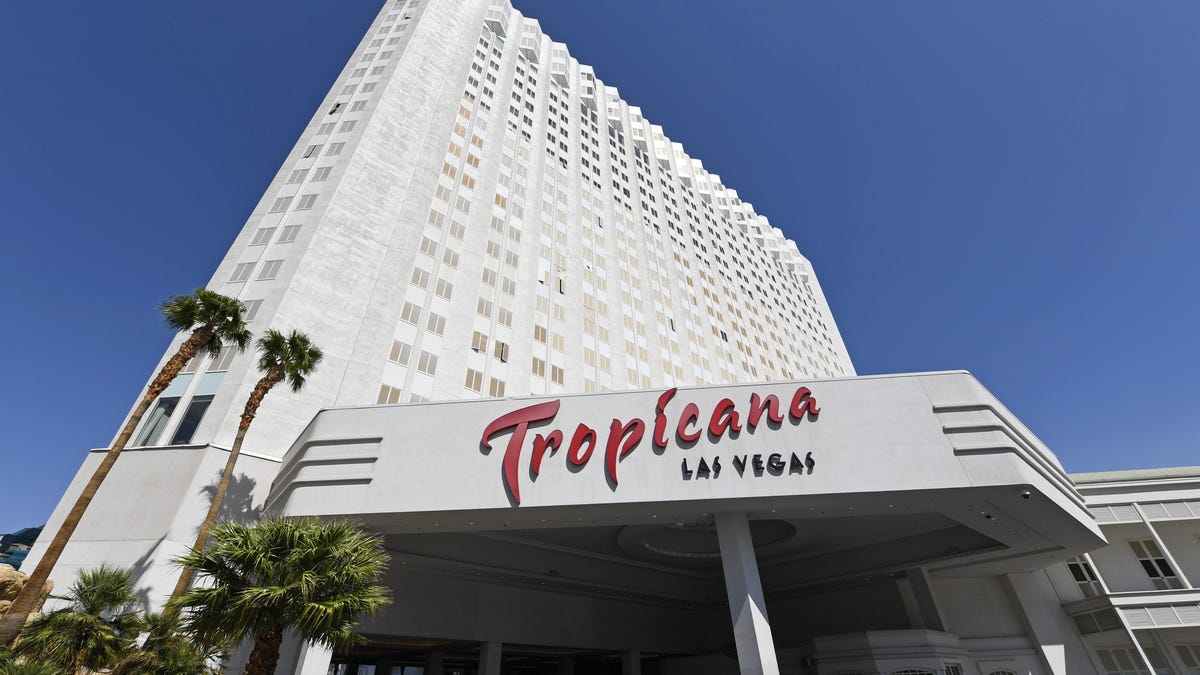 Featured image for "Tropicana Las Vegas: From Bond's Stay to Closure and Demolition"