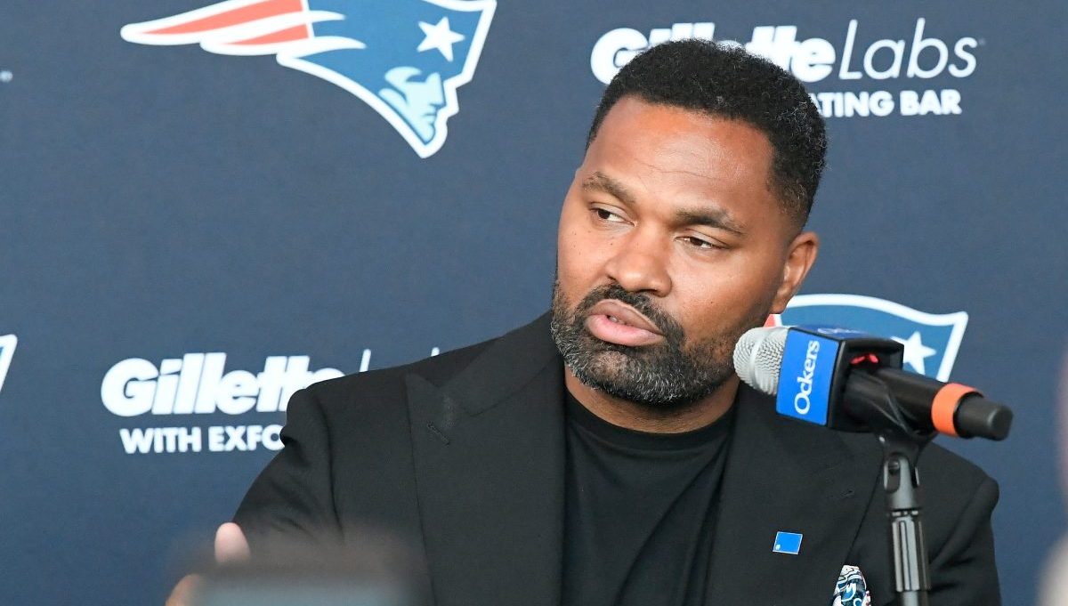 "Jerod Mayo Drops Clue on Patriots' NFL Draft Target"