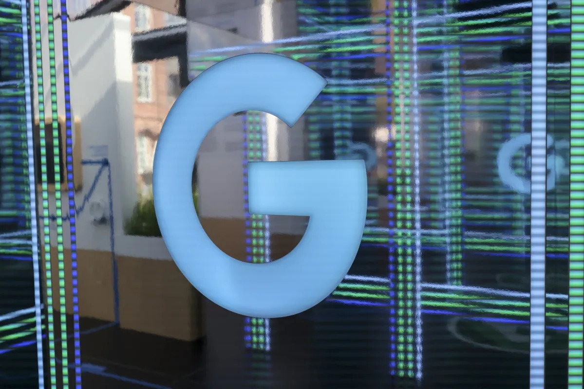 Alphabet's X Lab Cuts Staff, Seeks Outside Investors