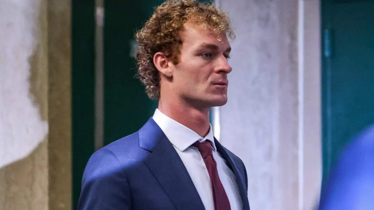 Featured image for Judge Dismisses Key Charge in Controversial NYC Subway Chokehold Case