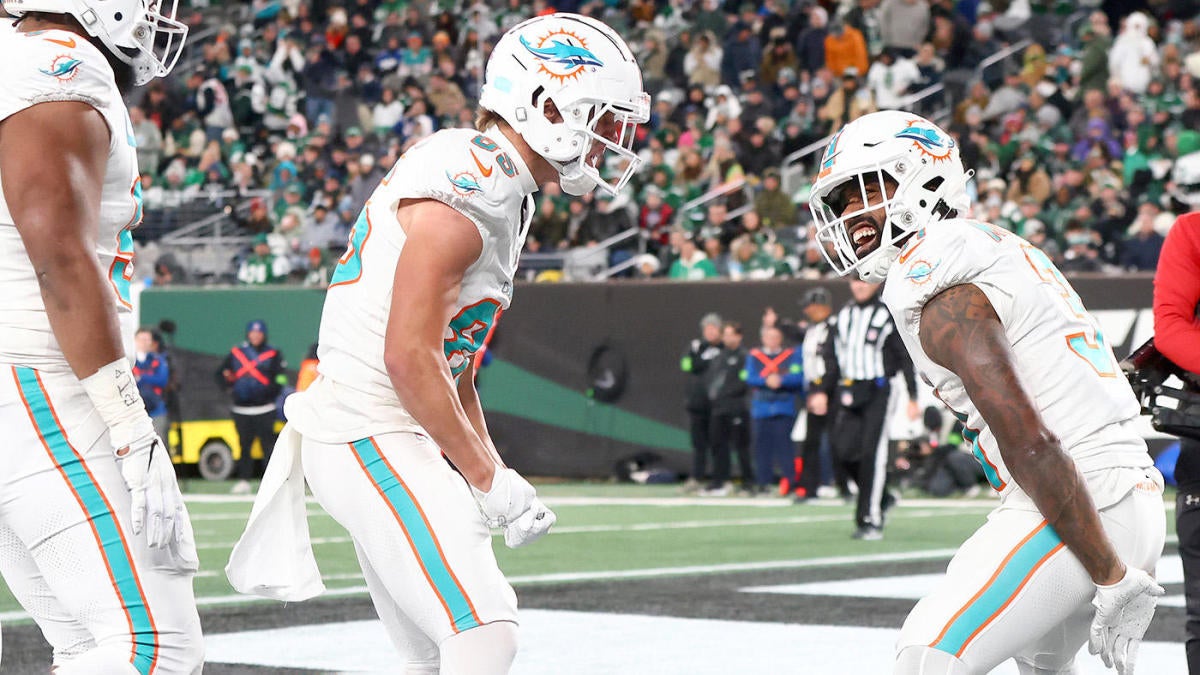 "Dolphins' Dominant Black Friday Performance Earns High Grades and Leaves Jets in Disbelief"