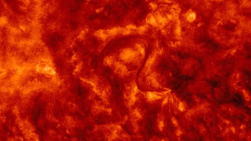 Featured image for Massive 'S' Shape Appears on Sun Before Fiery Eruption