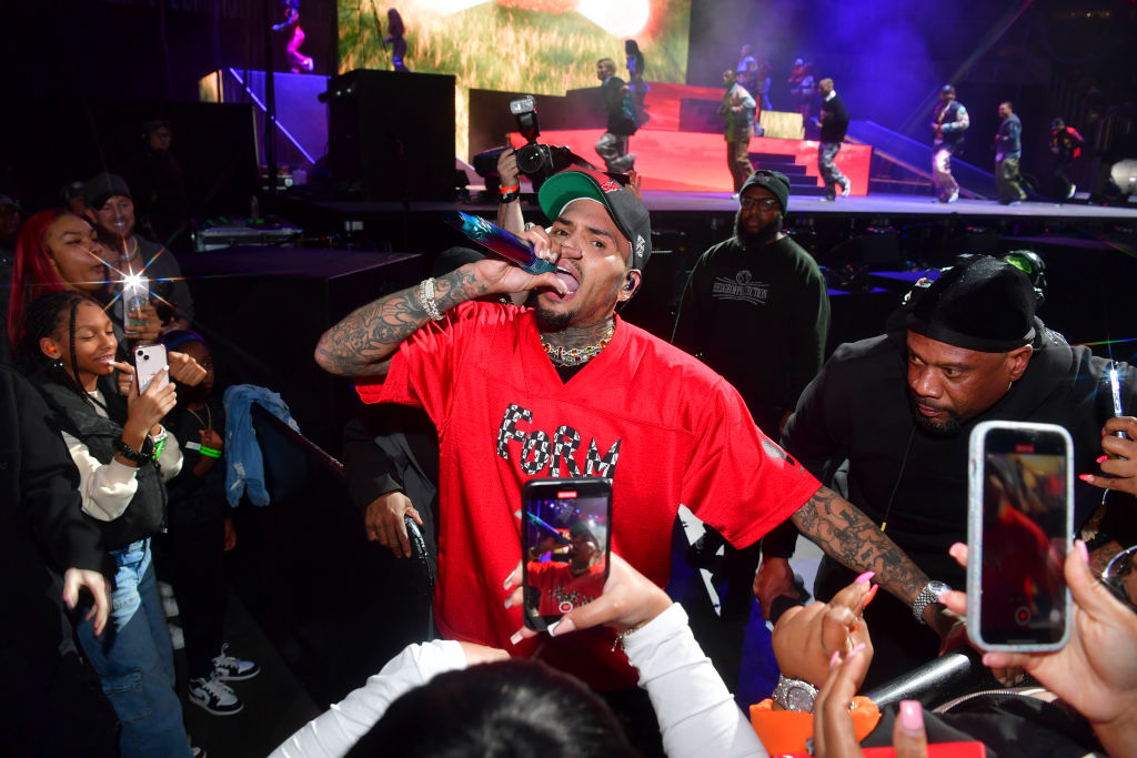 Featured image for "Chris Brown Alleges Uninvited Status from NBA All-Star Celebrity Game"