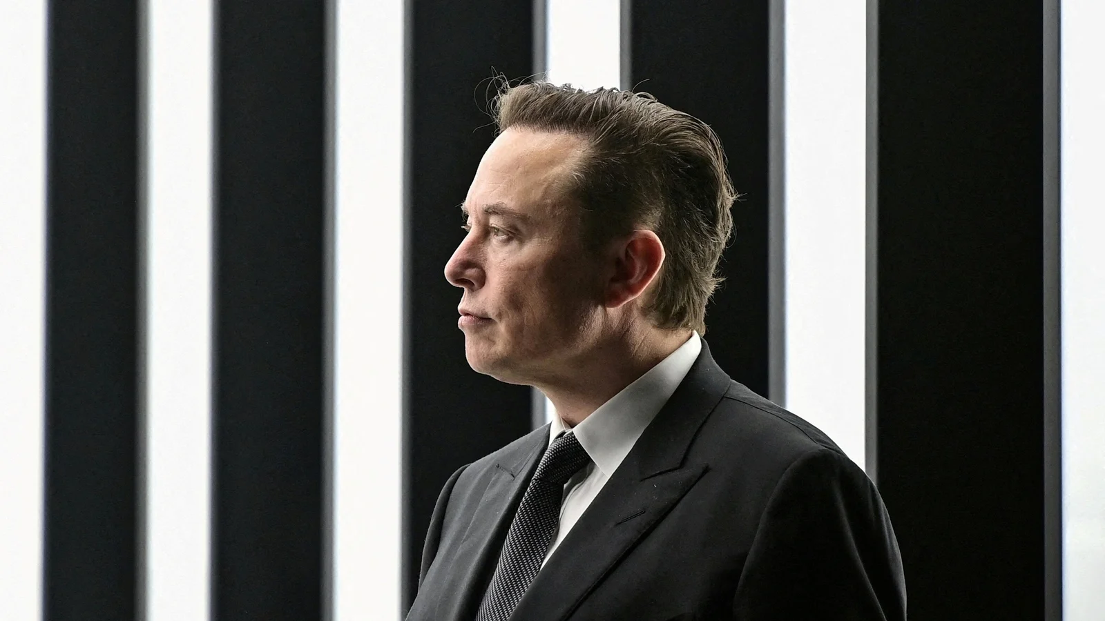 Elon Musk’s xAI dismisses 500 workers involved in Grok training