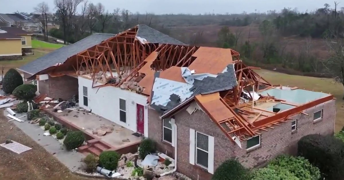Featured image for "Winter Storm Ravages US with Tornadoes, Blizzard, and Power Outages"