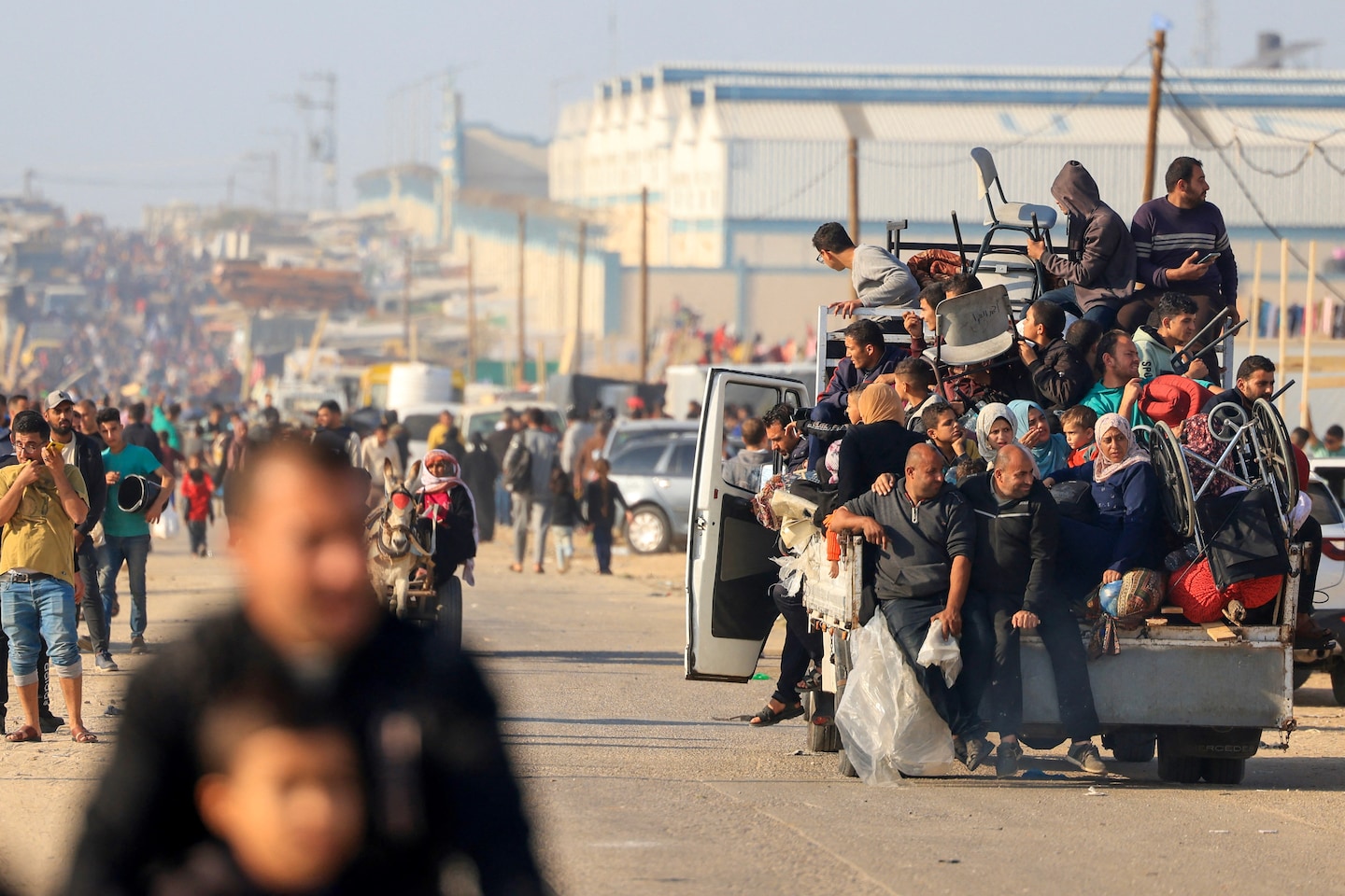 Gaza's Devastation: Palestinians Flee as IDF Advances