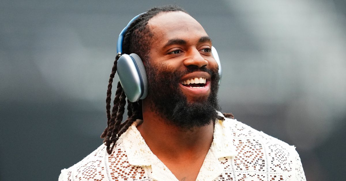 Featured image for "Matthew Judon Urges Patriots to Trade Back from No. 3 in NFL Draft"