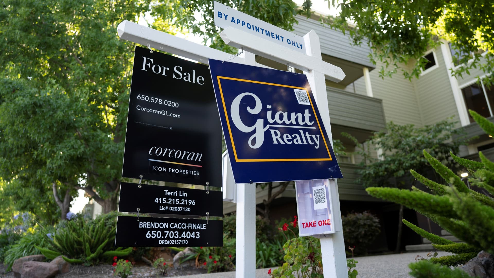 Mortgage rates plummet, sparking demand recovery