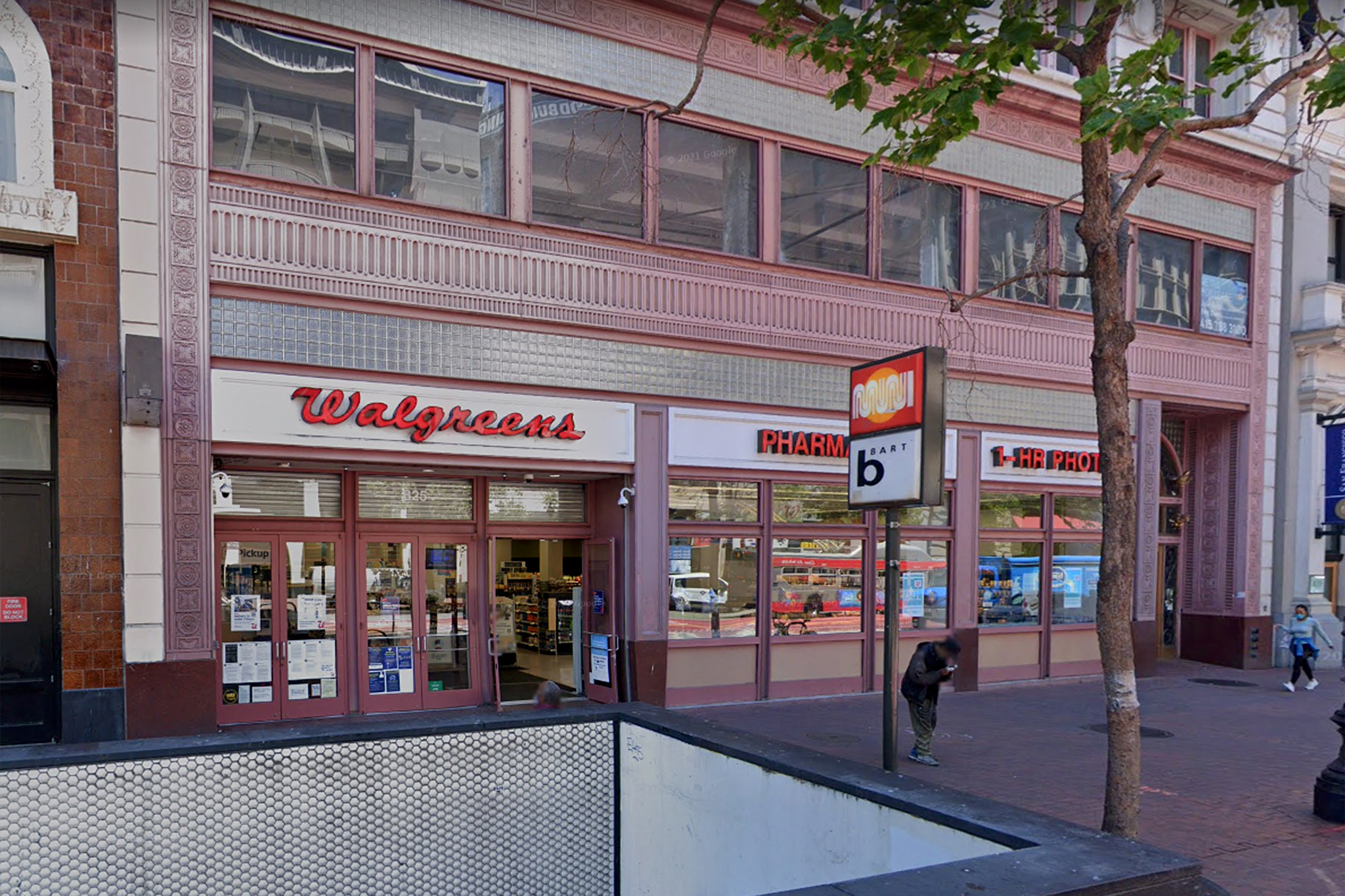 SF DA cites self-defense, declines to charge security guard in fatal Walgreens shooting.