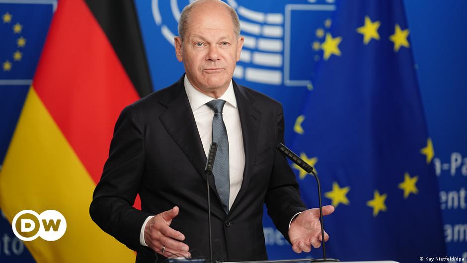 Scholz advocates for EU reform and integrated defence industry.