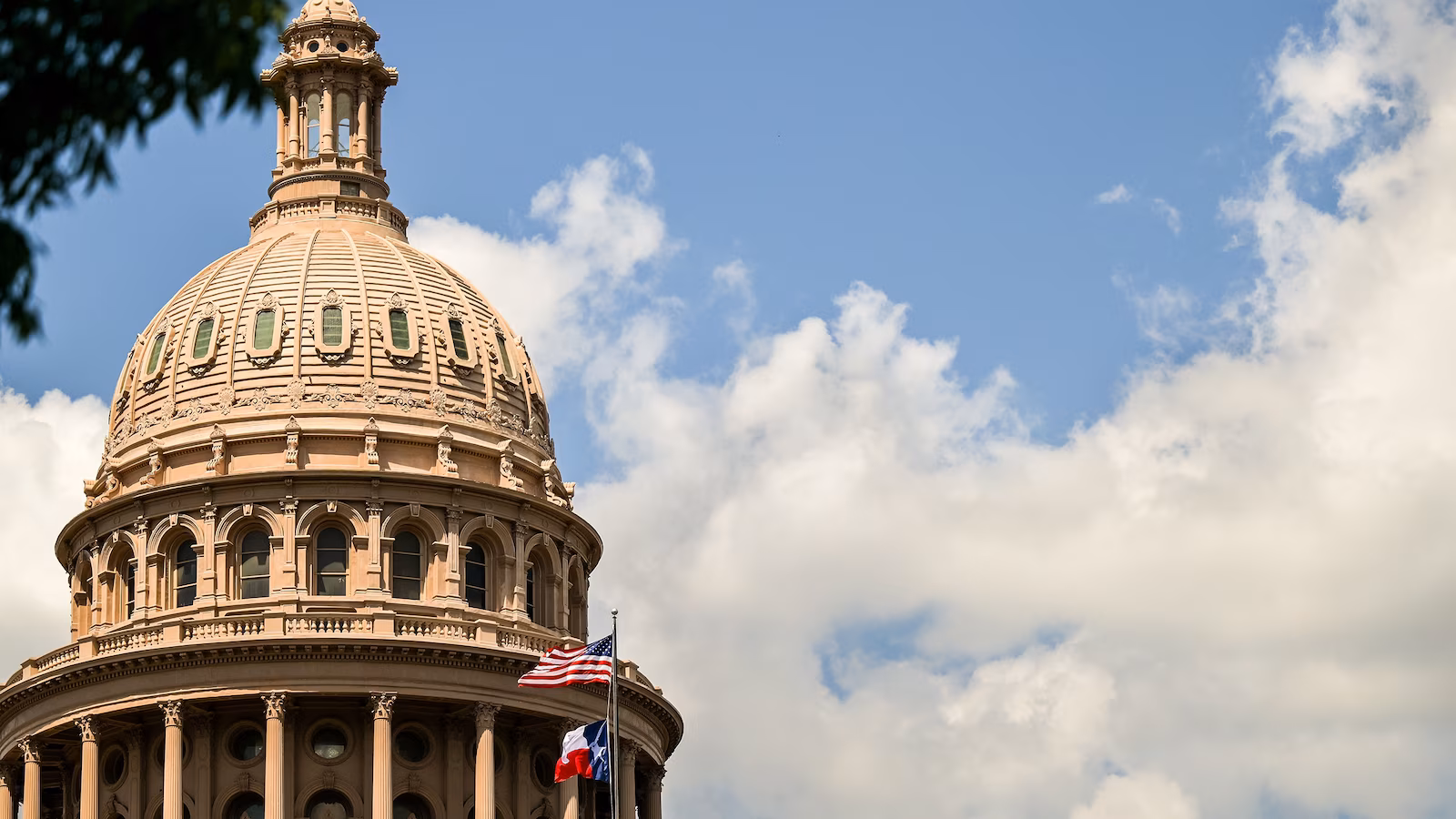 Featured image for Texas House Deadlock Persists Amid Redistricting and Quorum Disputes