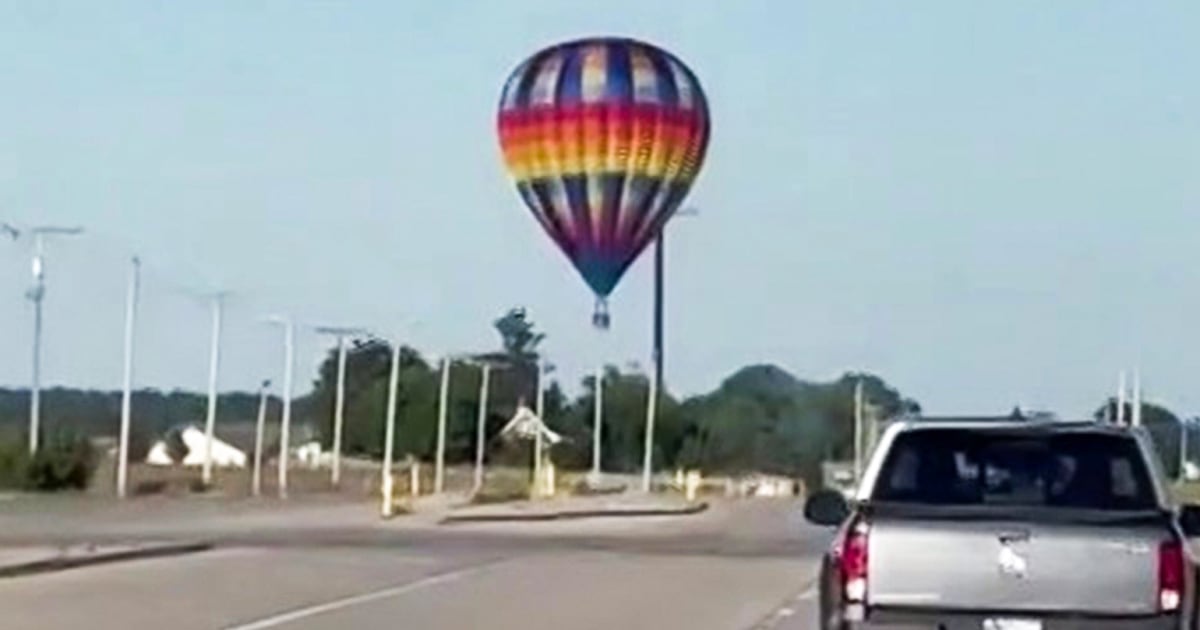 Featured image for Hot Air Balloon Hits Power Lines in Indiana, Injuring 3