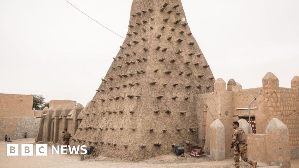 Featured image for Timbuktu Siege: Death Toll Rises as Jihadist Blockade Tightens
