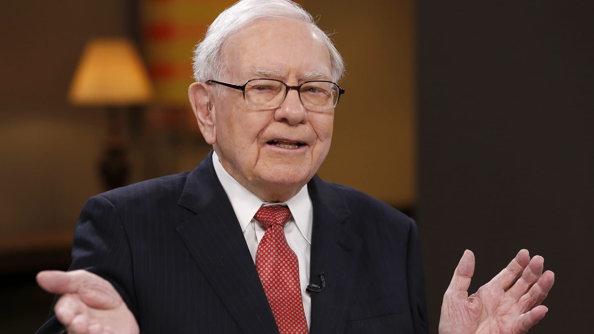 Berkshire Hathaway's Impending $1 Trillion Market Cap and Apple's AI Pivot: What's Next for Warren Buffett and Tim Cook