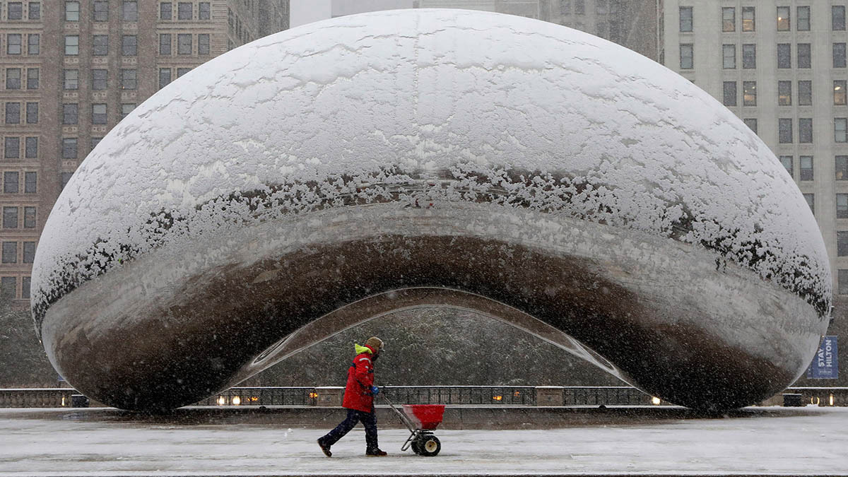 Chicago's Winter Forecast: El Niño's Impact on Snow and Cold Predictions, According to NOAA