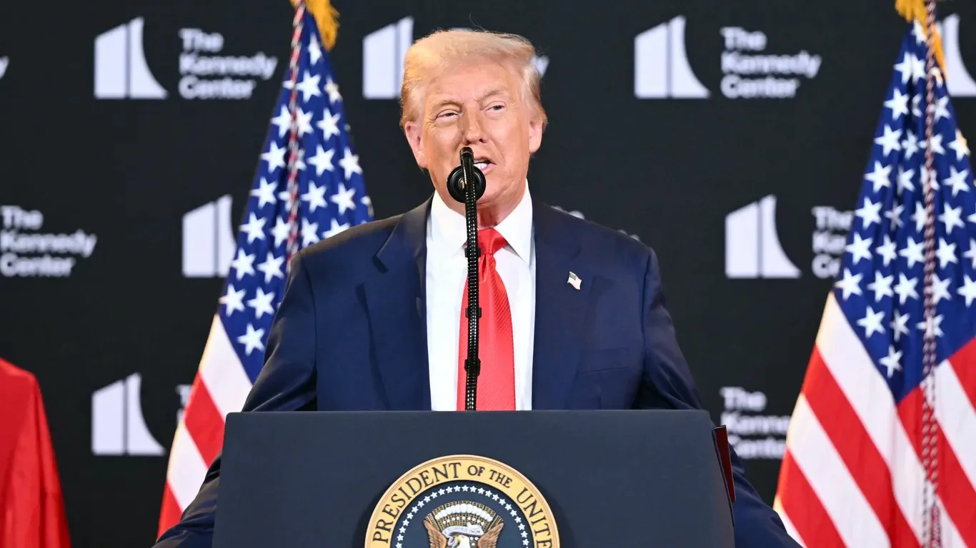 Trump Questions Surprise Over Suspected Russian Court Hack