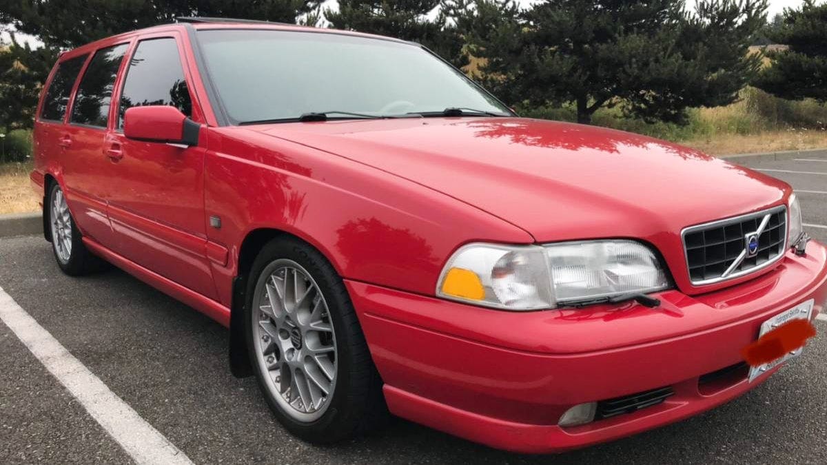Featured image for "Is the 1998 Volvo V70 T5M Worth the $8,900 Price Tag?"