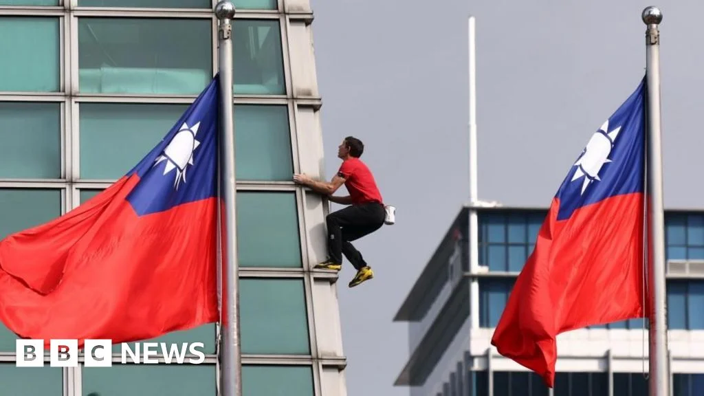 Honnold Free-Solo Climb of Taipei 101 Streams Live on Netflix
