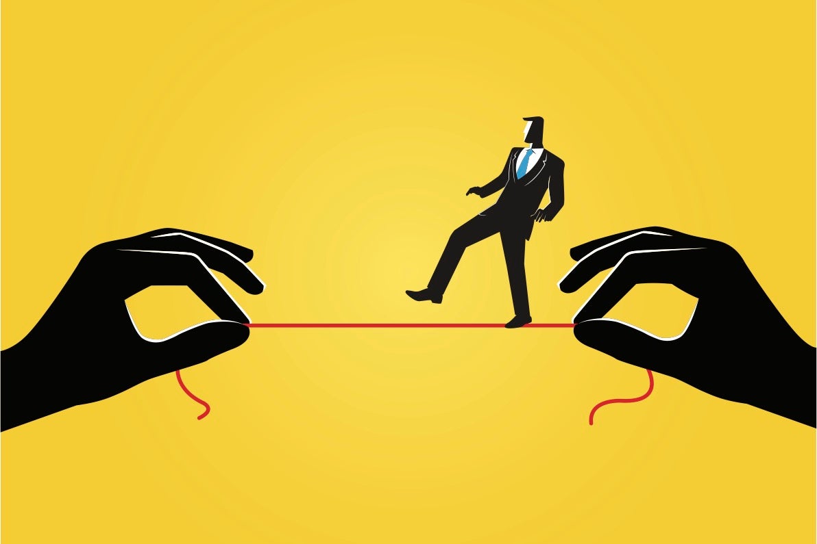 Featured image for US Economy Faces Uncertainty Amid Bank Crisis, Consumer Spending, and Dollar Strength