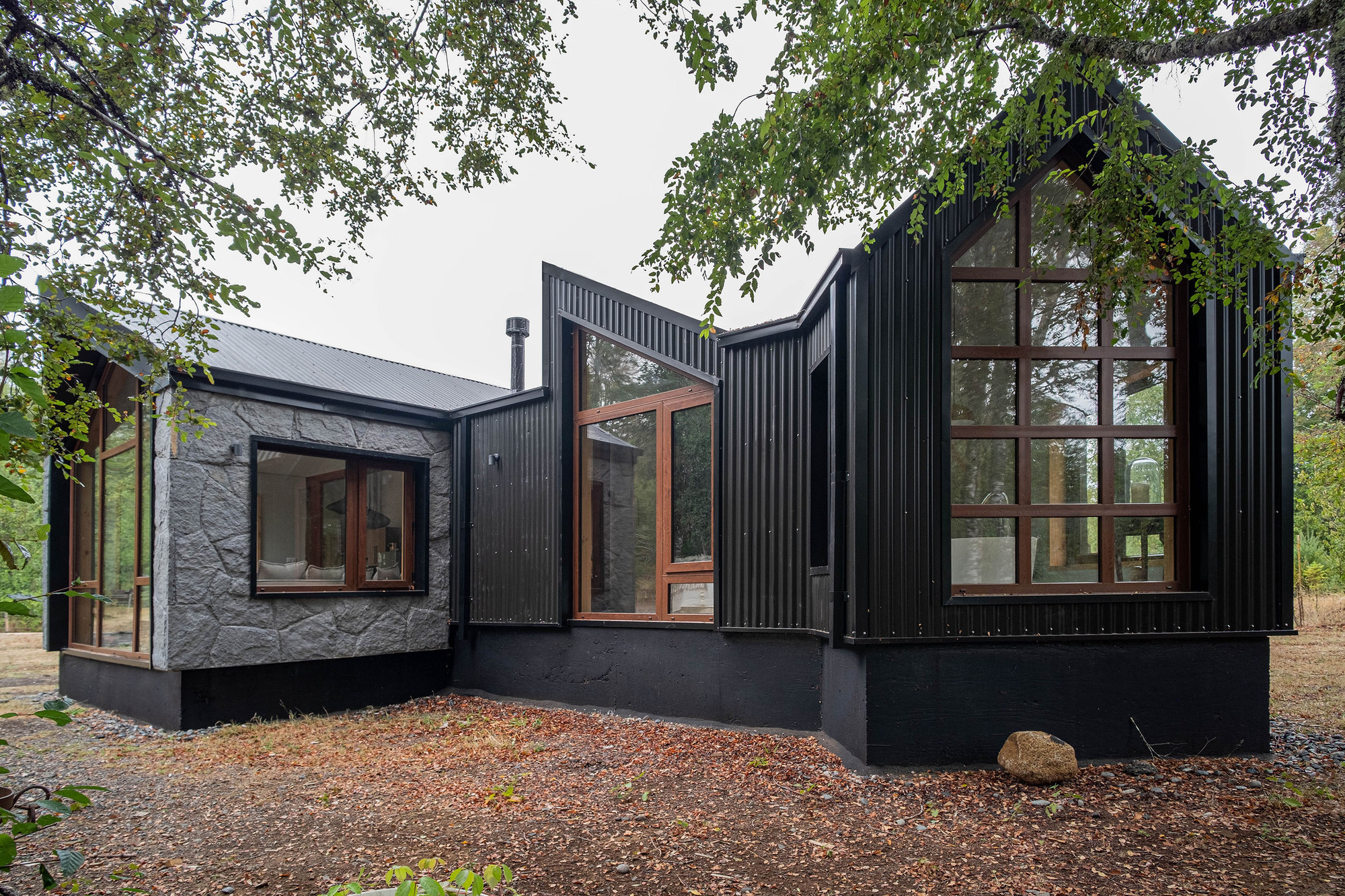 Featured image for Medio Arquitectura designs Hachi Cabin.