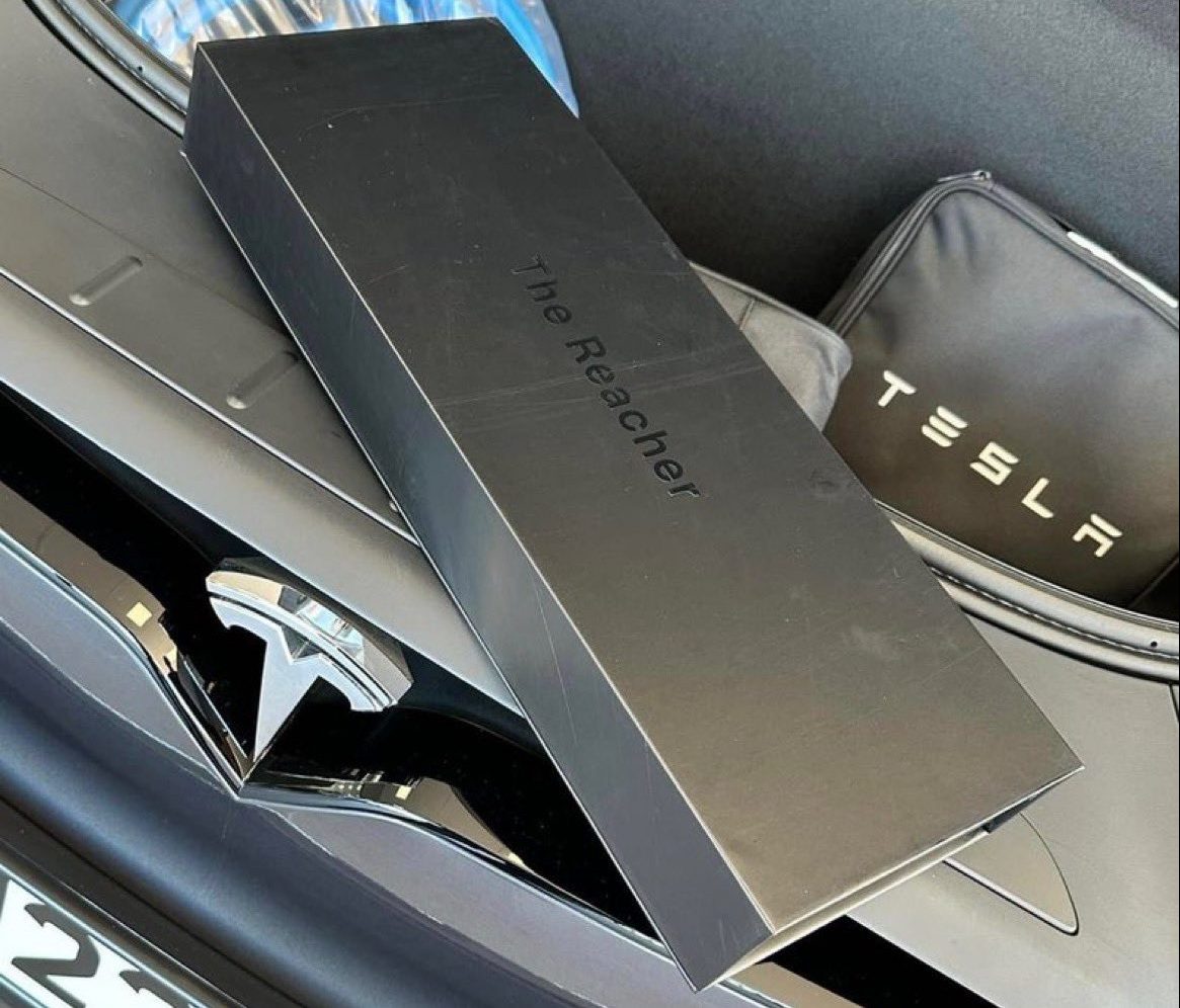 Featured image for Tesla Provides UK Model S and Model X Owners with Unique Left-Hand Drive Solution