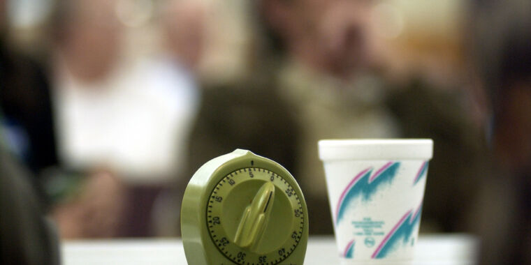 Featured image for Calorie Counting vs. Time-Restricted Eating: What's More Effective for Weight Loss?