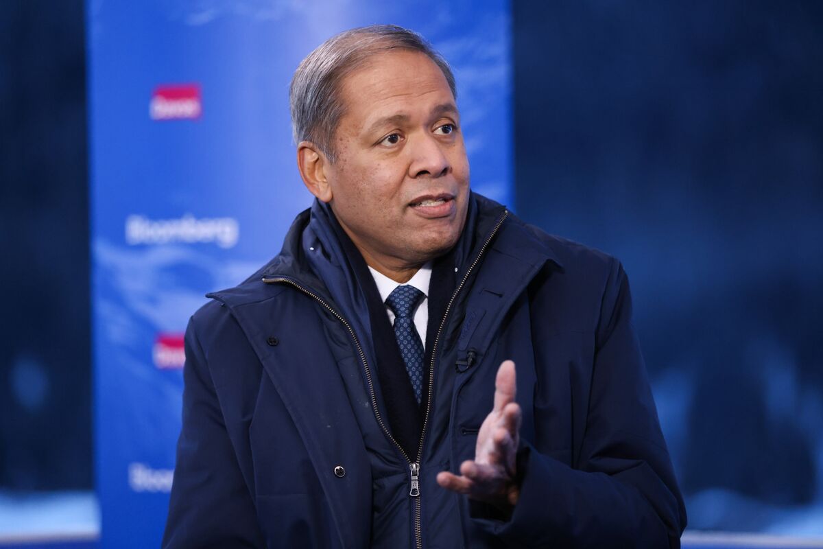 "Barclays CEO Champions Investment Bankers and Undervalued Share Price at Davos 2024"