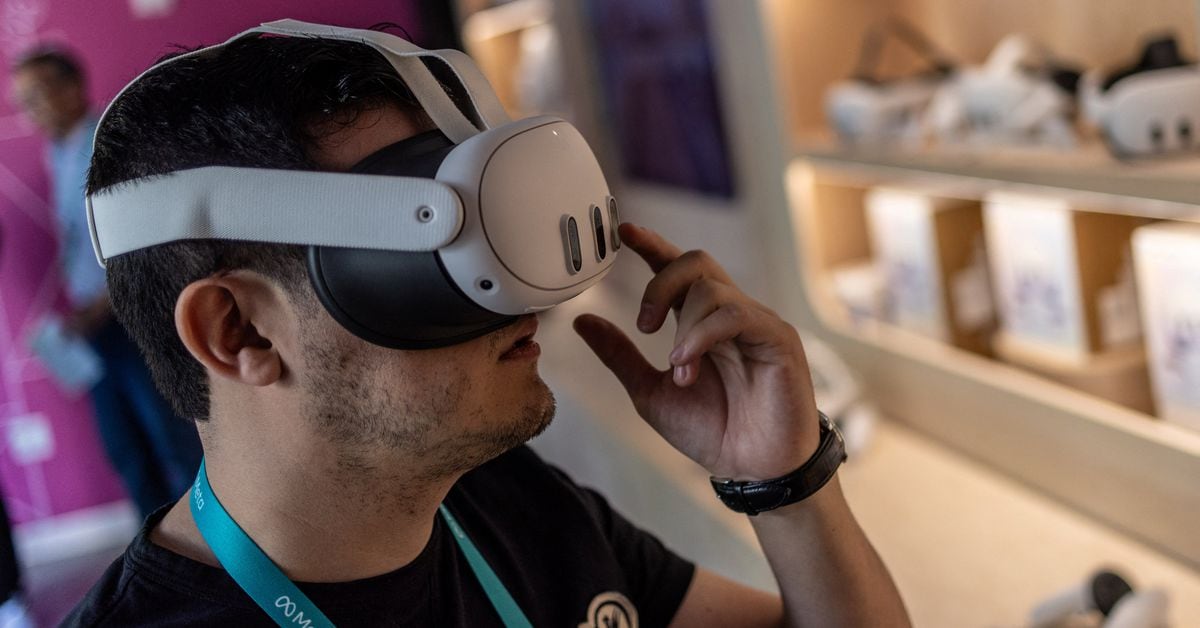 Featured image for "Meta's Ray-Ban Smart Glasses: AI Assistant and Facebook-Streaming in a New Design"