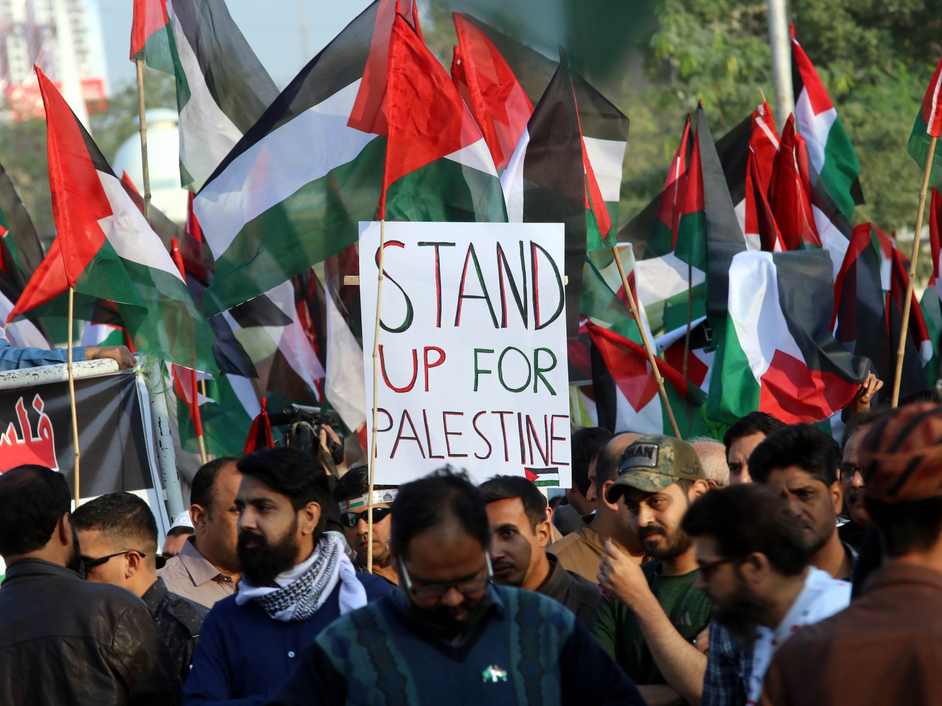 Global Demonstrations Unite in Support of Palestinians, Condemning Israeli Conflict