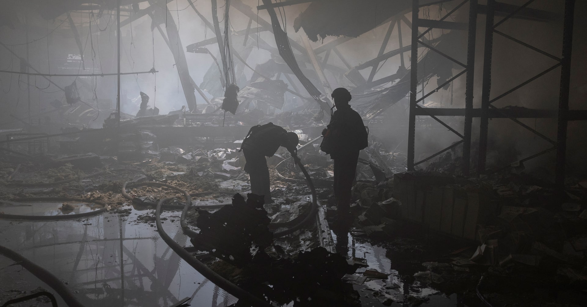 "Russian Strikes on Kharkiv Kill 7 Amid Escalating Conflict"