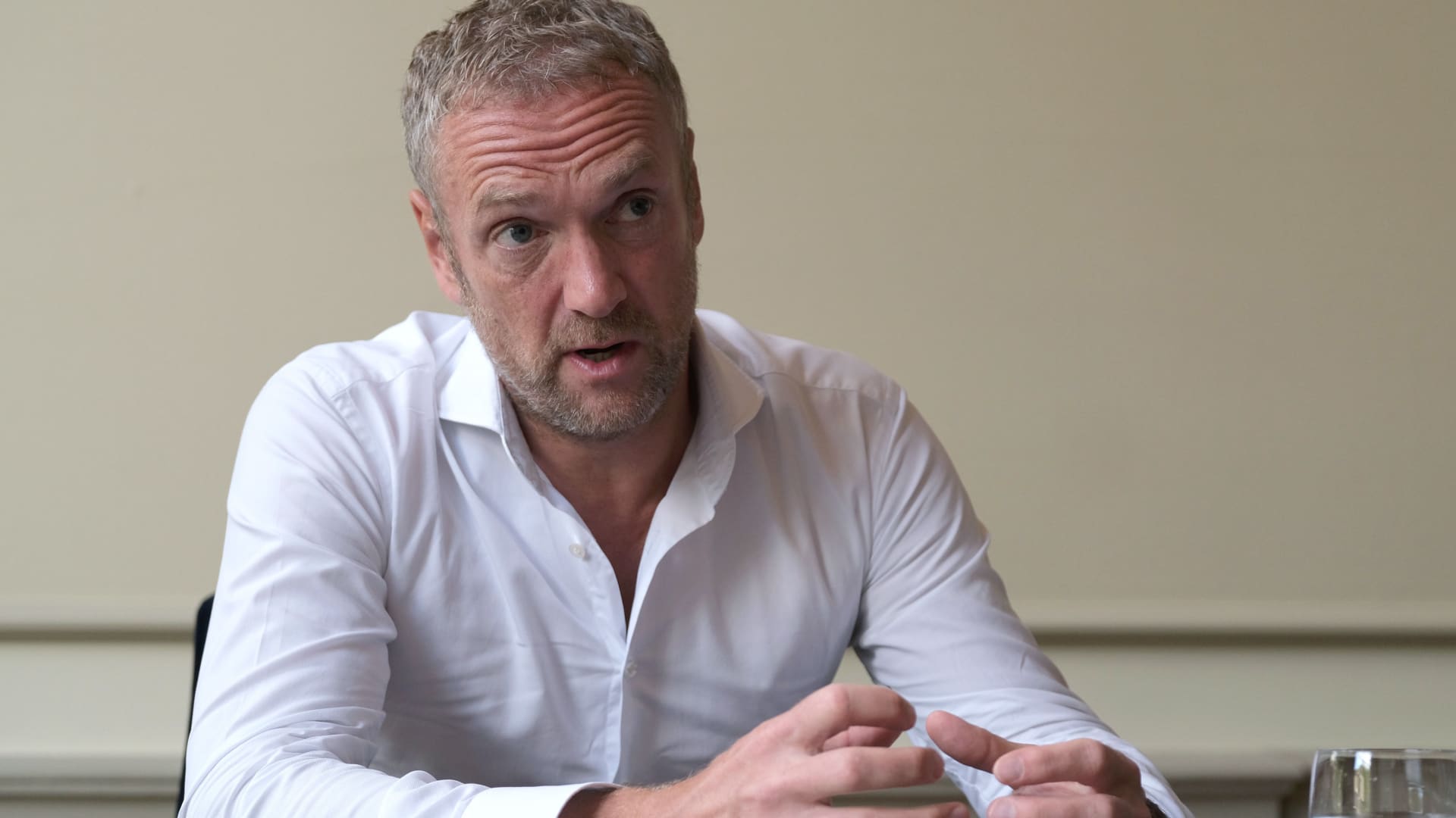 Featured image for Naspers and Prosus CEO Bob van Dijk resigns, Ervin Tu named successor